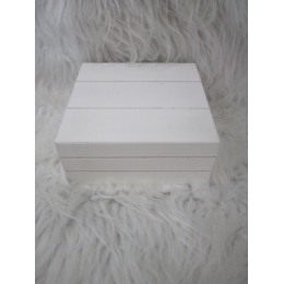 CAIXA ALTURA P BRANCO RISCADO 